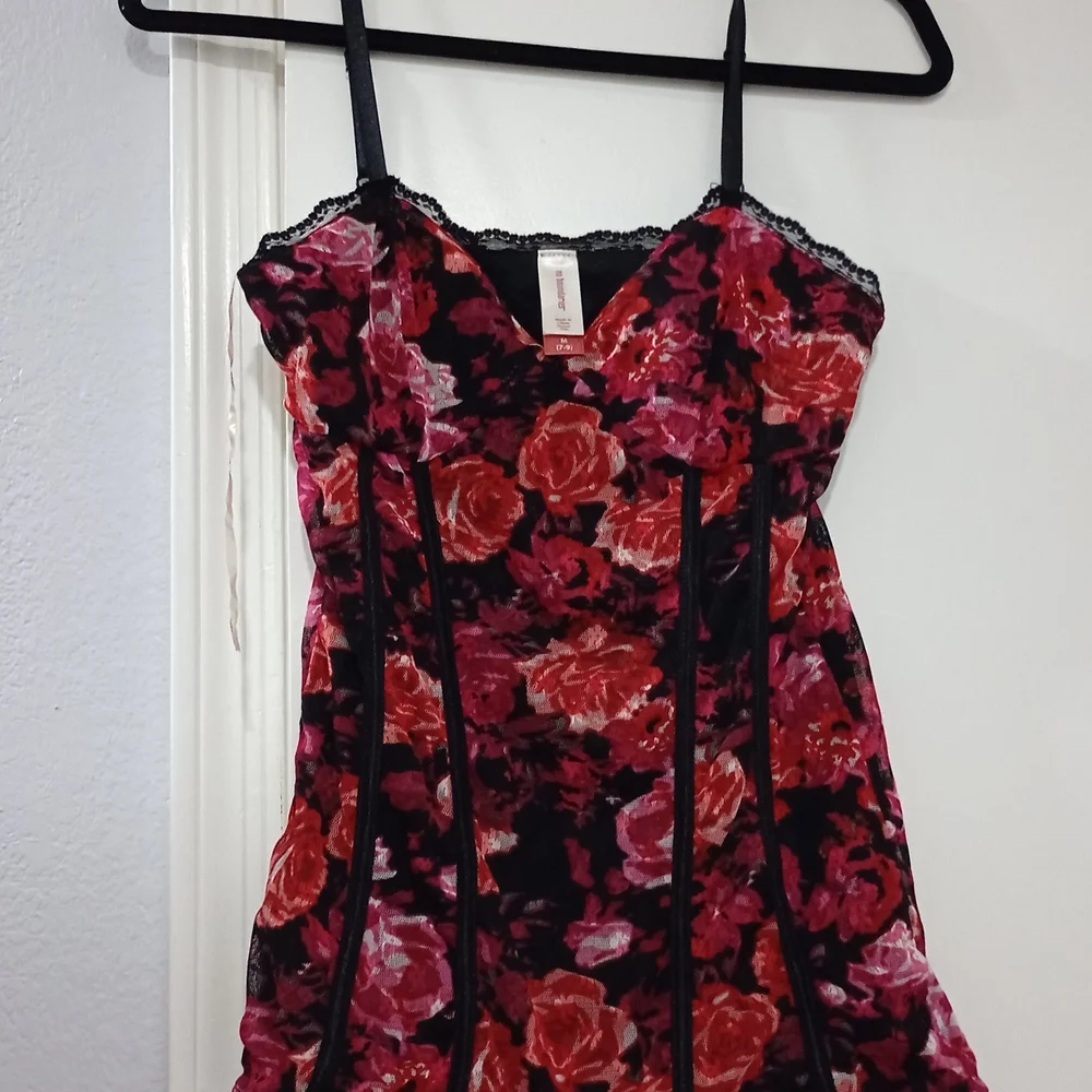 No Boundaries Floral Camisole - Red and Black - Picture 2 of 5
